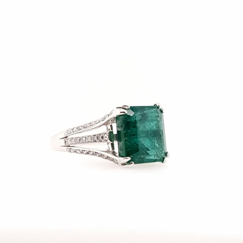 Emperor Emerald Ring with Diamonds in White Gold - Image 3
