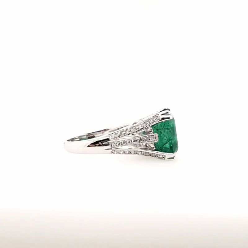 Emperor Emerald Ring with Diamonds in White Gold - Image 2