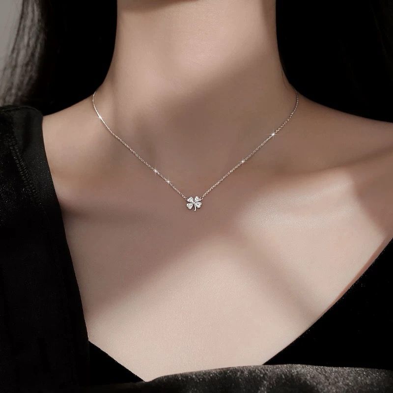 Luxury 18K White Gold Lucky Four Leaf Clover Necklace