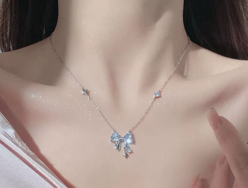 Luxury 18K New Design White Gold Clavicle Chain Necklace