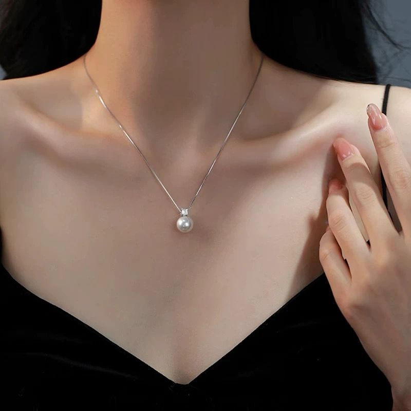 Luxury White Gold Pearl with Diamond Necklace